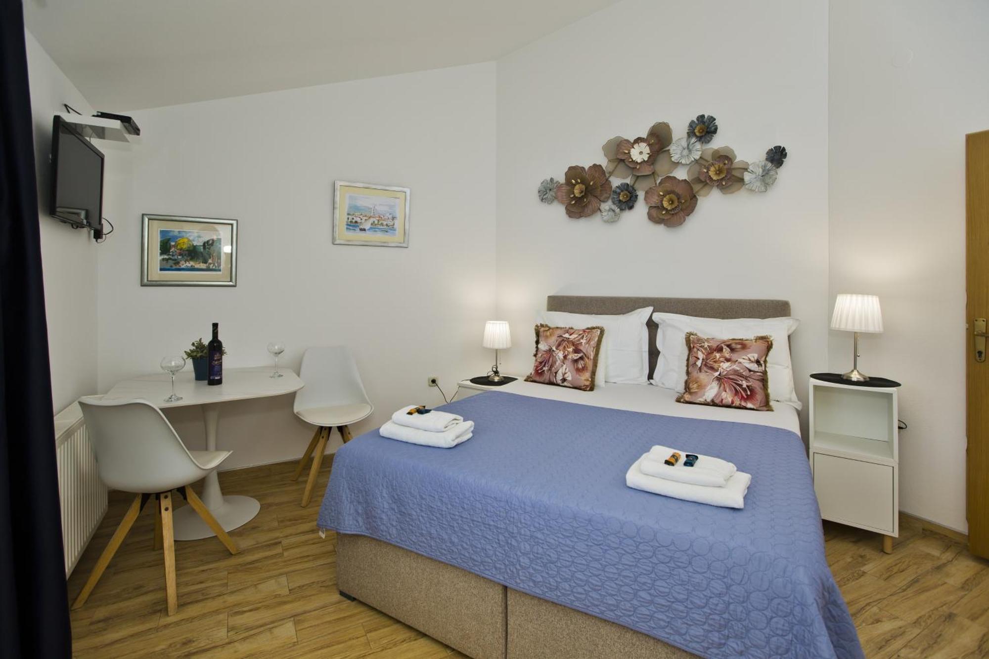Apartments By The Sea Hvar - 10430 Hvar Town Exterior photo